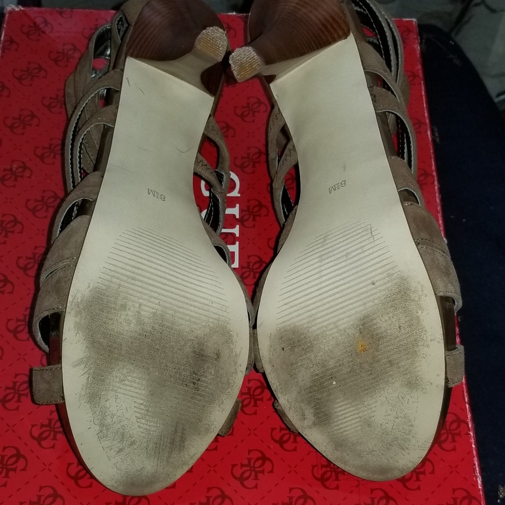 Guess. - Picture 4 of 6